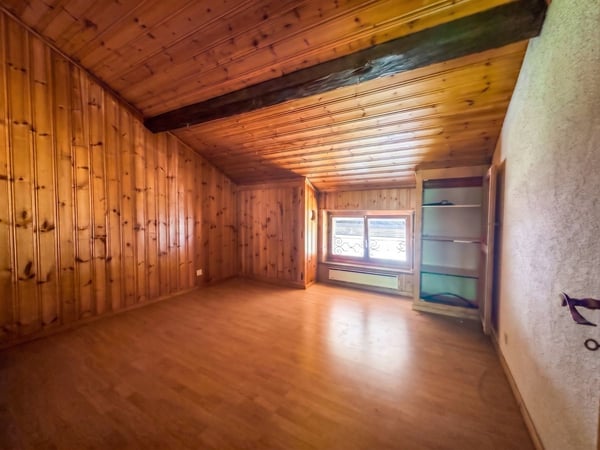 Maison villageoise de 4,5 pièces avec garage à rénover ! 9