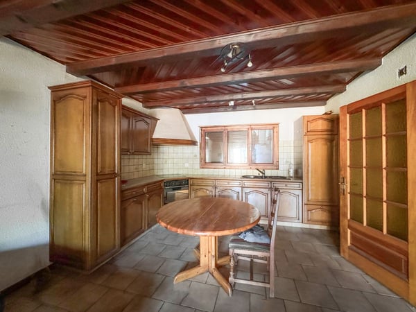 Maison villageoise de 4,5 pièces avec garage à rénover ! 6