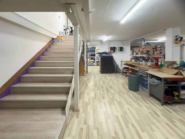 Local commercial, déjà loué, avec bon rendement stable 4,5%. 7