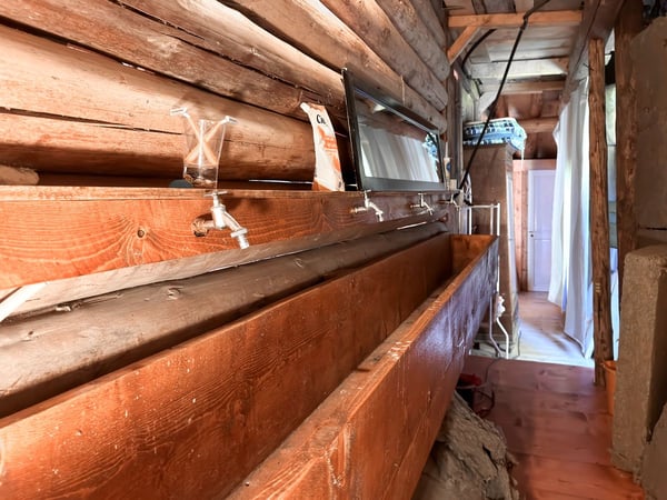 Bien rare - Chalet de 7,5 pièces niché dans 28'000 m² de forêt et de prairie. 13