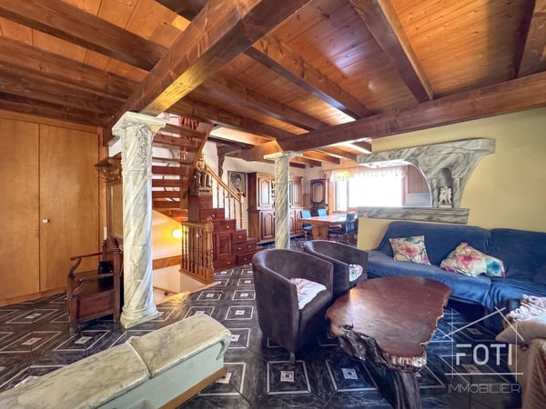 Villa de 2 logements de 5,5 pièces chacun et jardin. 5
