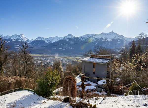 Grand chalet de 5,5 pièces avec sous-sol et garage double, sur plan avec toutes les finitions au gré du preneur. 8