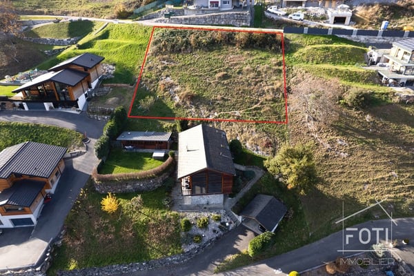 Terrain constructible de 1338 m² avec vue à Collombey-Muraz 2