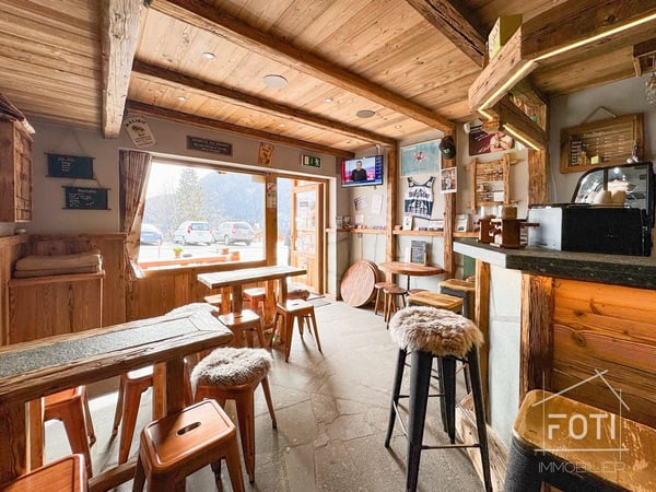 Charmant bar et petite restauration à vendre. 3
