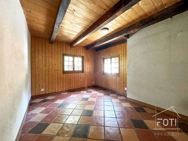 Maison villageoise à Villeneuve - Immeuble de rendement avec 3 appartements 12