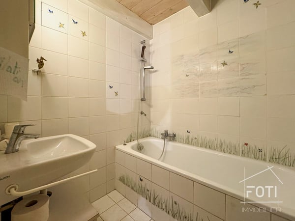 Maison villageoise à Villeneuve - Immeuble de rendement avec 3 appartements 6