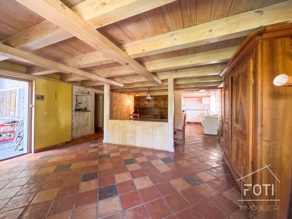 Maison villageoise à Villeneuve - Immeuble de rendement avec 3 appartements 3