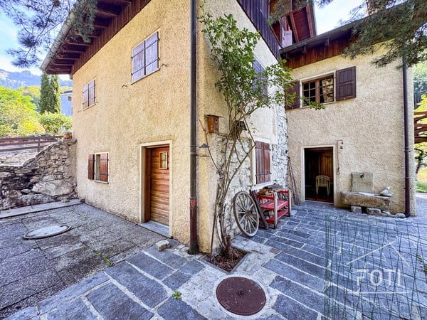 Maison villageoise à Villeneuve - Immeuble de rendement avec 3 appartements 9