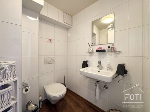 Boutique à vendre avec grande surface à Aigle 7