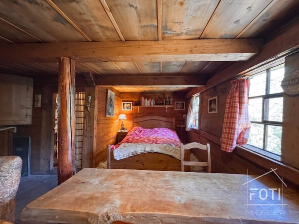 Bien rare - Chalet de 7,5 pièces niché dans 28'000 m² de forêt et de prairie. 4