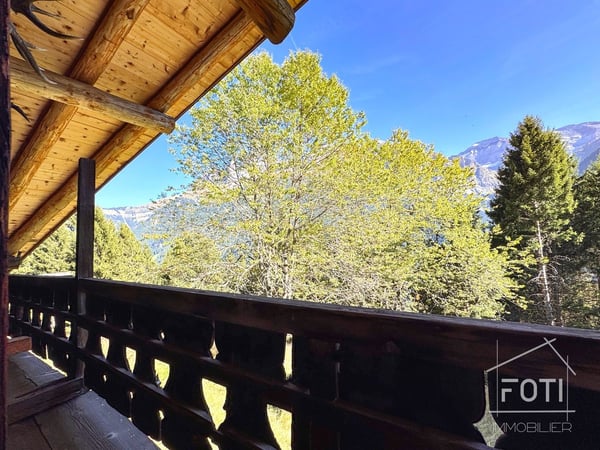 Bien rare - Chalet de 7,5 pièces niché dans 28'000 m² de forêt et de prairie. 8