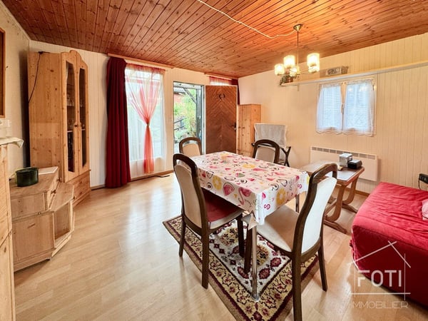 Chalet 2,5 pièces à rénover - jardin, terrasse et vue montagne 12