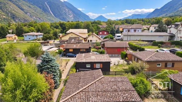 Chalet de 2.5 Pièces avec Vue à Saint-Maurice à rénover.