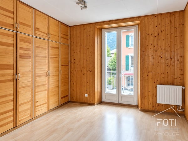 Immeuble de rendement avec 8 lots entièrement loués à 4,77% brut + terrain avec fort potentiel (1 million) 10