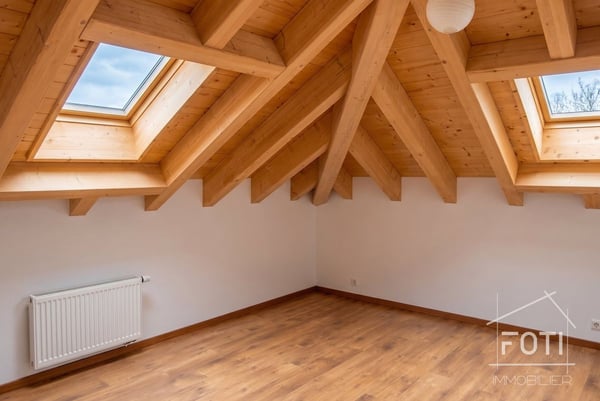 Immeuble de rendement avec 8 lots entièrement loués à 4,77% brut + terrain avec fort potentiel (1 million) 8