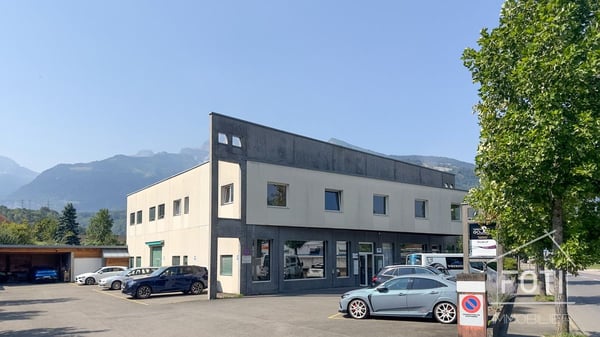 Immeuble commercial avec 5,25% de rendement brut. 7