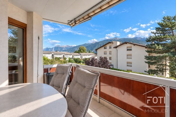 4,5 pièces de 115 m² rénové, plein sud avec vue et box