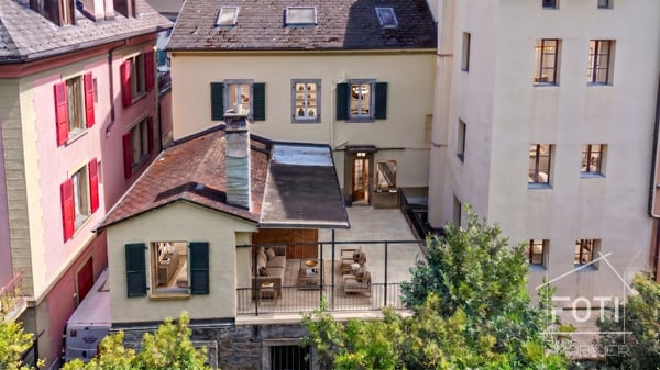 Avenue de la Gare 5 sur la rue piétonne, immeuble mixte à rénover ! 1