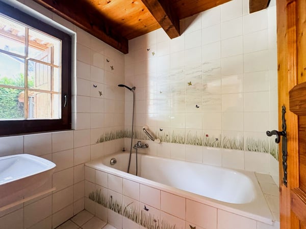 Maison villageoise à Villeneuve - Immeuble de rendement avec 3 appartements 13
