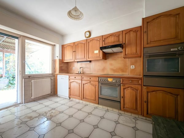 Immeuble 7 appartements + une salle polyvalente 6