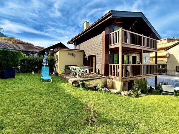 Maison de 5 pièces au centre de Réchy