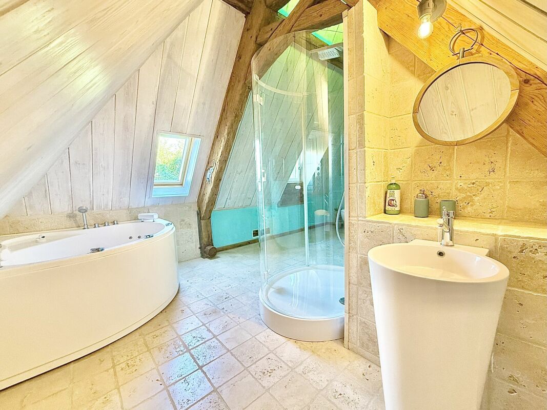 Maison de 405 m2 avec terrain de 4'413 m2 à Bex