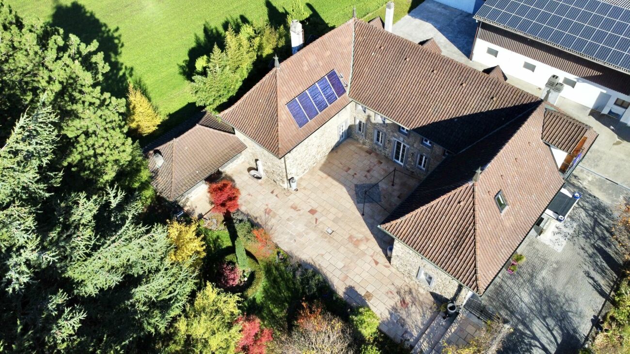 Maison de 405 m2 avec terrain de 4'413 m2 à Bex