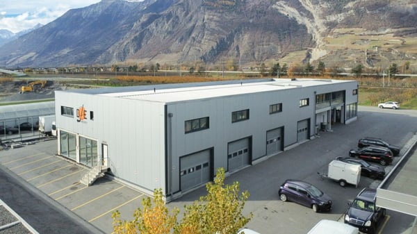 Bureaux / dépôts bruts à Saxon 1