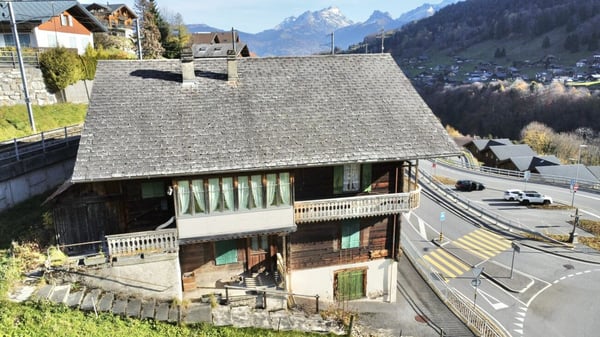 Maison / chalet de 4 étages au centre de Troistorrents 4