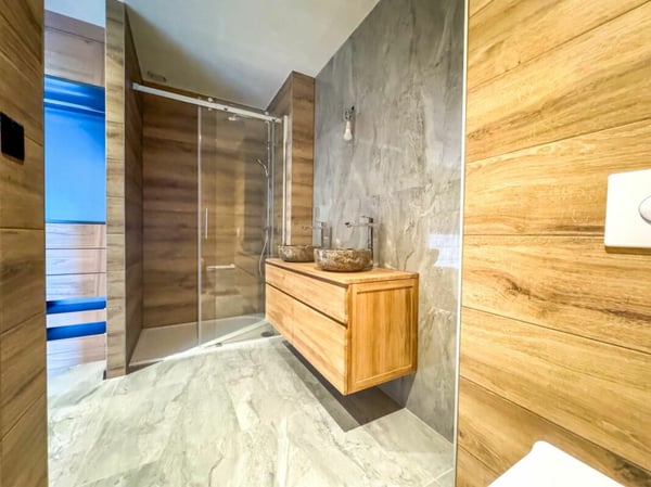 Duplex 3.5 pièces à Saxon 11
