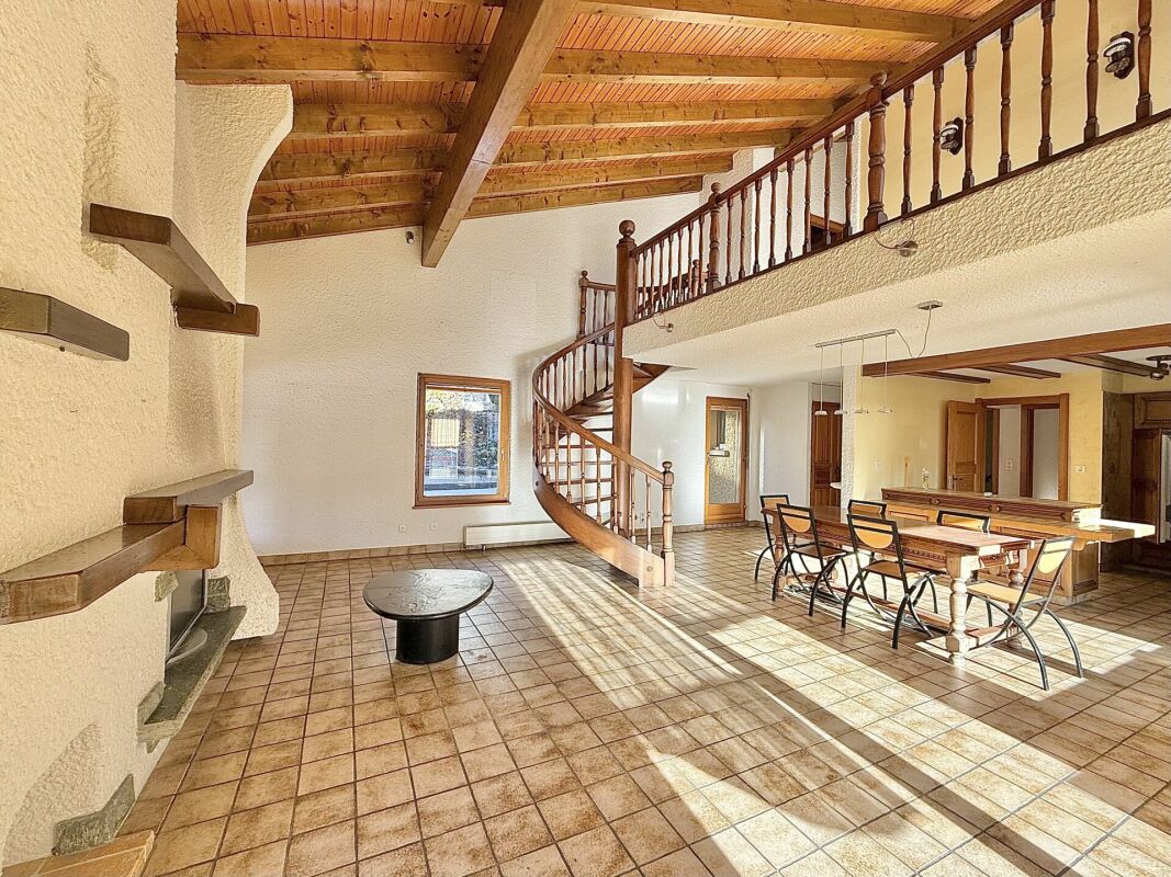 Grande maison avec beaucoup de potentiel à Chamoson