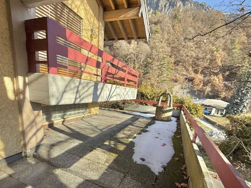 Grande maison avec beaucoup de potentiel à Chamoson