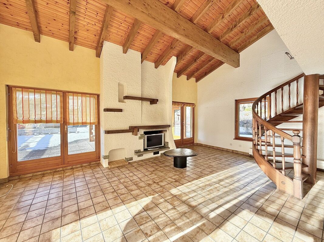Grande maison avec beaucoup de potentiel à Chamoson