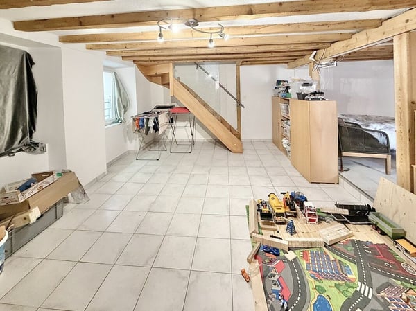 Maison avec 3 appartements au centre d'Ardon 17