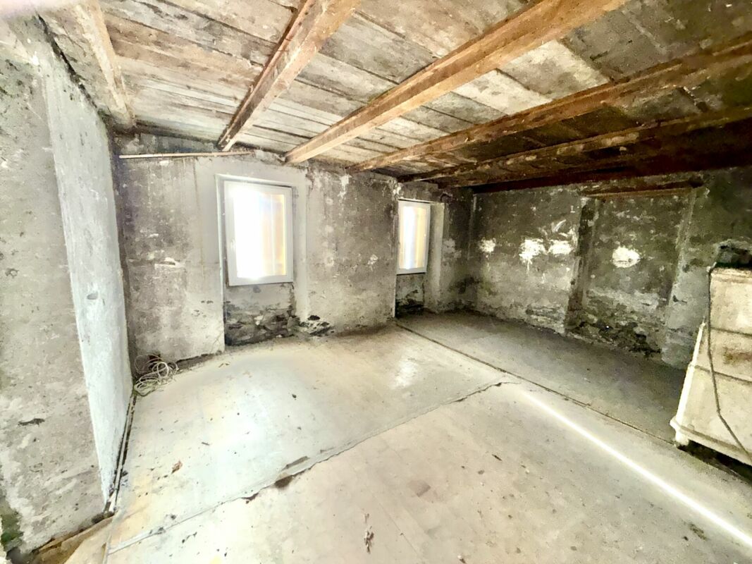 Maison à rénover au centre de Chamoson, vendu avec autorisation de construire