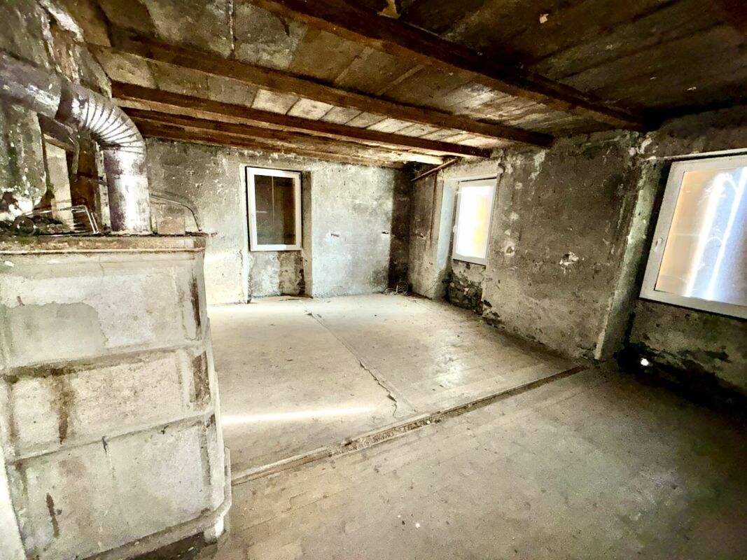 Maison à rénover au centre de Chamoson, vendu avec autorisation de construire