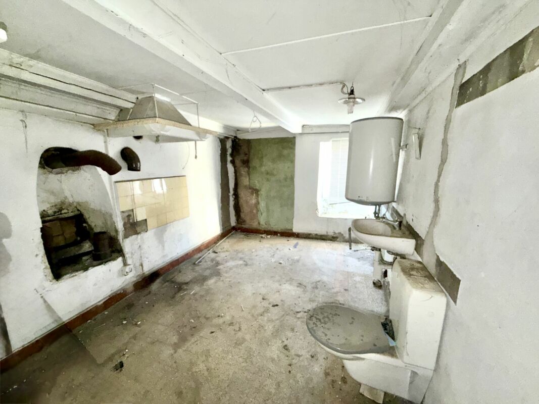 Maison à rénover au centre de Chamoson, vendu avec autorisation de construire