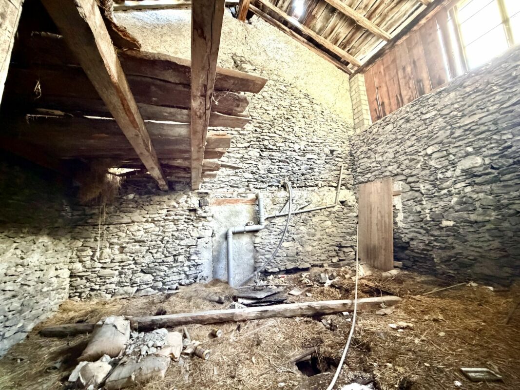 Maison à rénover au centre de Chamoson, vendu avec autorisation de construire
