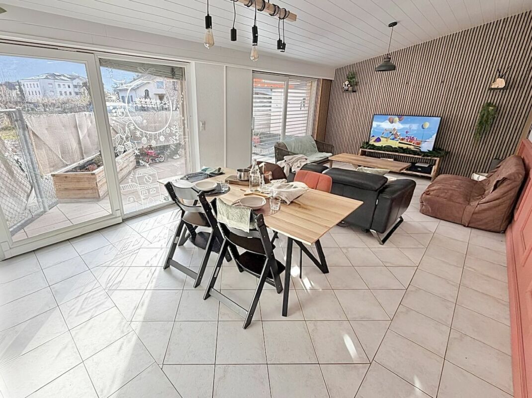 Maison avec 3 appartements au centre d'Ardon