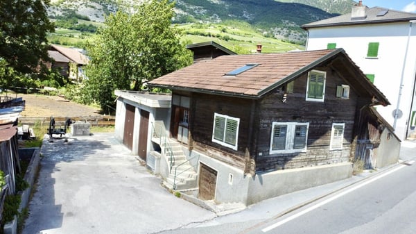 Maison à rénover avec cave aménageable selon désire 1