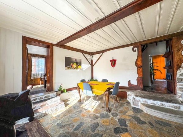Immeuble de rendement à Savièse avec grange attenante 22