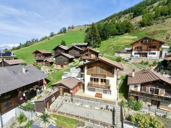 Maison 5.5 pièces sur 3 niveaux avec grande terrasse à St-Martin 3