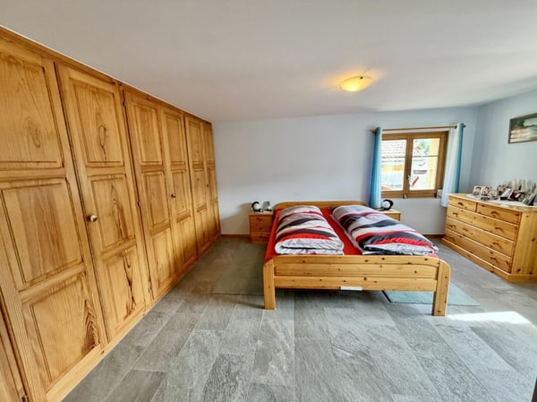 Maison 5.5 pièces sur 3 niveaux avec grande terrasse à St-Martin 31
