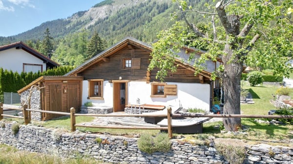 chalet authentique au coeur de la nature aux Mayens-de-la-Zour (Savièse) 10