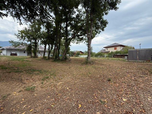 Terrain constructible de 501m2 à Armoy 3