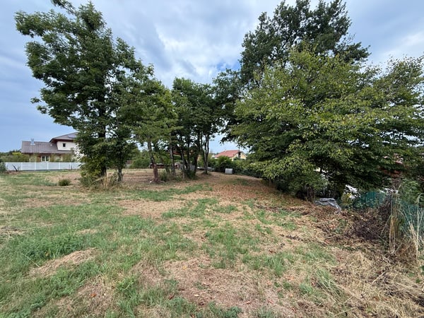 Terrain constructible de 501m2 à Armoy 1