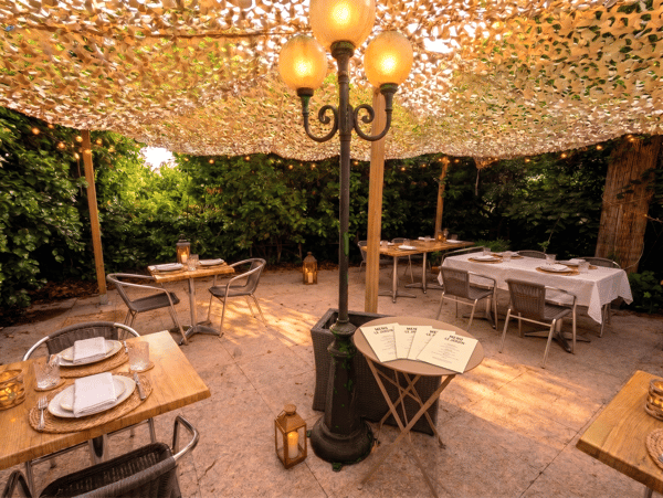 Restaurant licence III à céder: centre-ville de Divonne-les-Bains, terrasse + jardin privatif au bord de l'eau 11