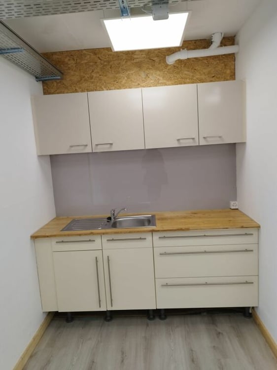 Gewerbe/Büro/Lager in Binningen 14