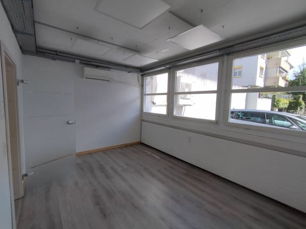 Gewerbe/Büro/Lager in Binningen 13