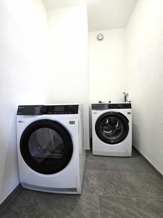 Sanierte 3.5 Zimmerwohnung in ruhigem Quartier 7